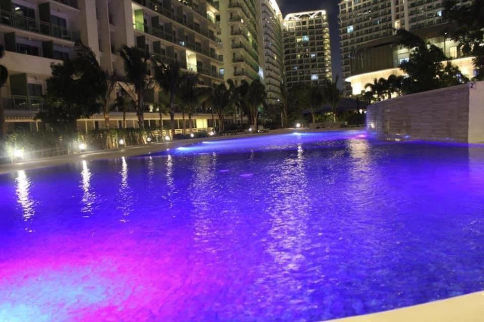 Azure Urban Resort A3 Near Airport Mall With Balcony Wavepool مانيلا المظهر الخارجي الصورة