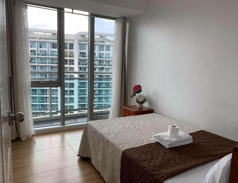 Azure Urban Resort A3 Near Airport Mall With Balcony Wavepool مانيلا المظهر الخارجي الصورة