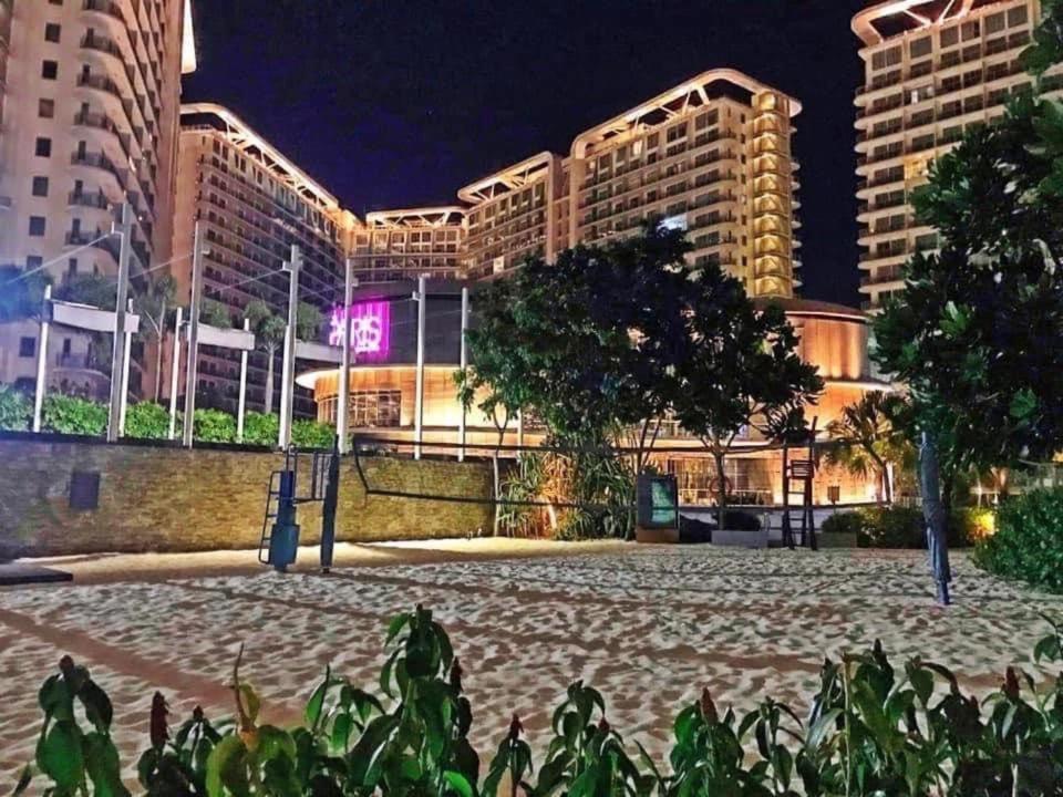 Azure Urban Resort A3 Near Airport Mall With Balcony Wavepool مانيلا المظهر الخارجي الصورة