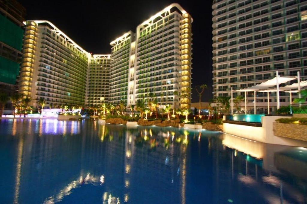 Azure Urban Resort A3 Near Airport Mall With Balcony Wavepool مانيلا المظهر الخارجي الصورة