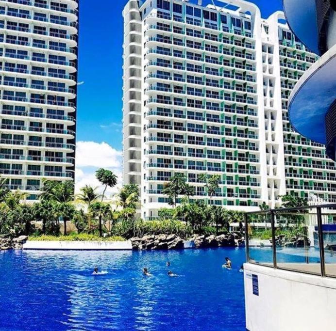 Azure Urban Resort A3 Near Airport Mall With Balcony Wavepool مانيلا المظهر الخارجي الصورة