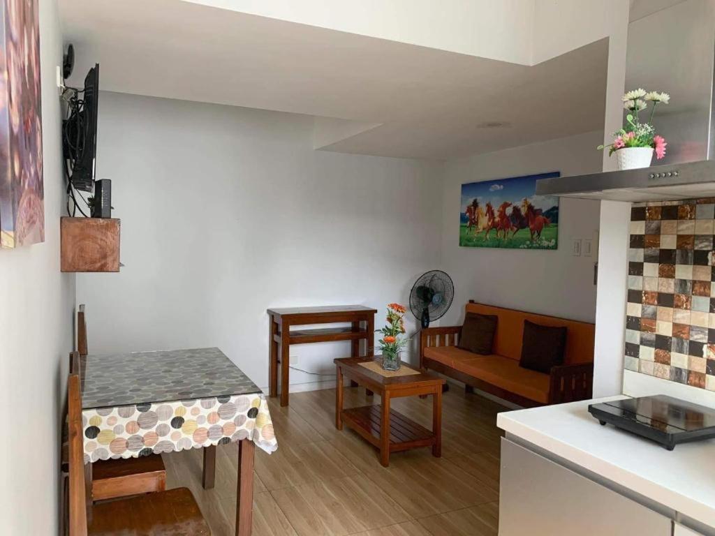 Azure Urban Resort A3 Near Airport Mall With Balcony Wavepool مانيلا المظهر الخارجي الصورة